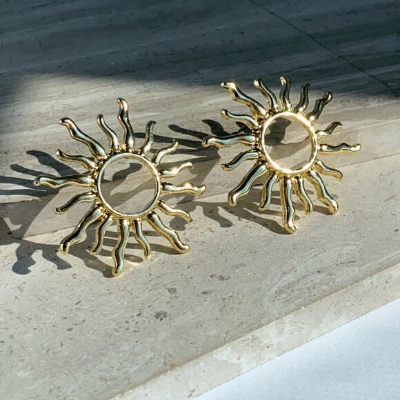 NEW ~ Anthropologie Gold Sun Stud Earrings - Picture 4 of 9